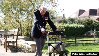 99-летний ветеран совершил подвиг, чтобы собрать всего 1000 фунтов. В результате собрал 23 миллиона...