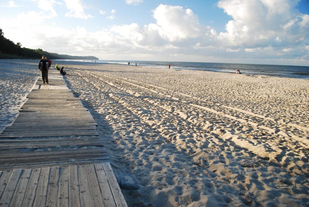 Где летом отдыхают поляки? Морской курорт Владыславово - цены на отдых 2023